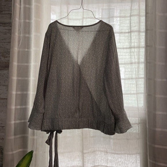 Silver Blue adorable blouse - Picture 7 of 7